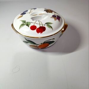 Royal Worcester covered serving bowl